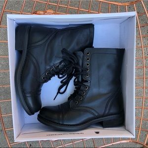 Steve Madden Troopa in Black